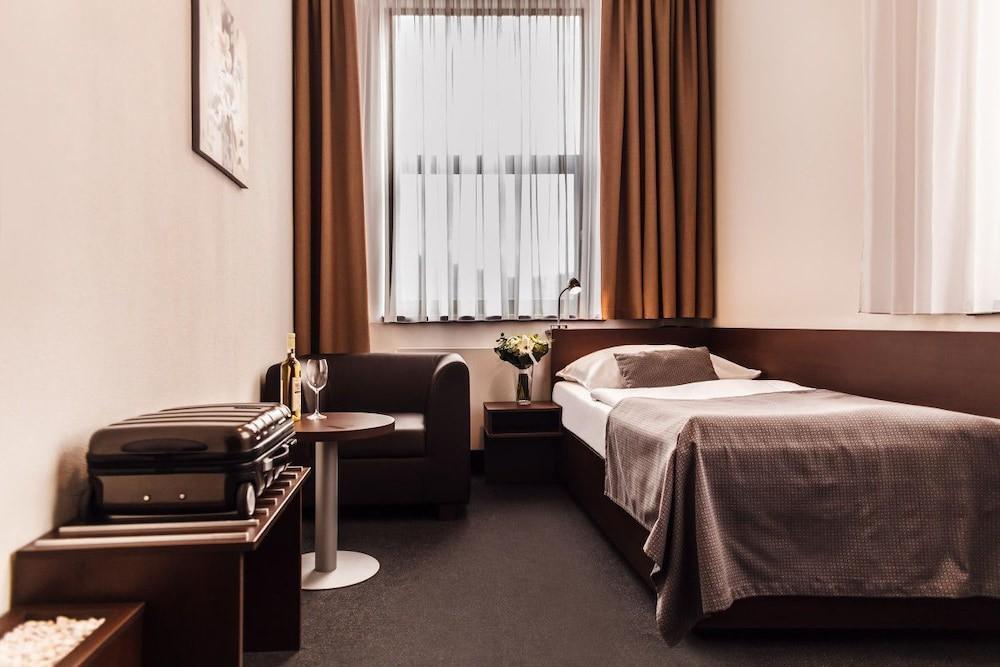 Interhotel Zlín Esterno foto